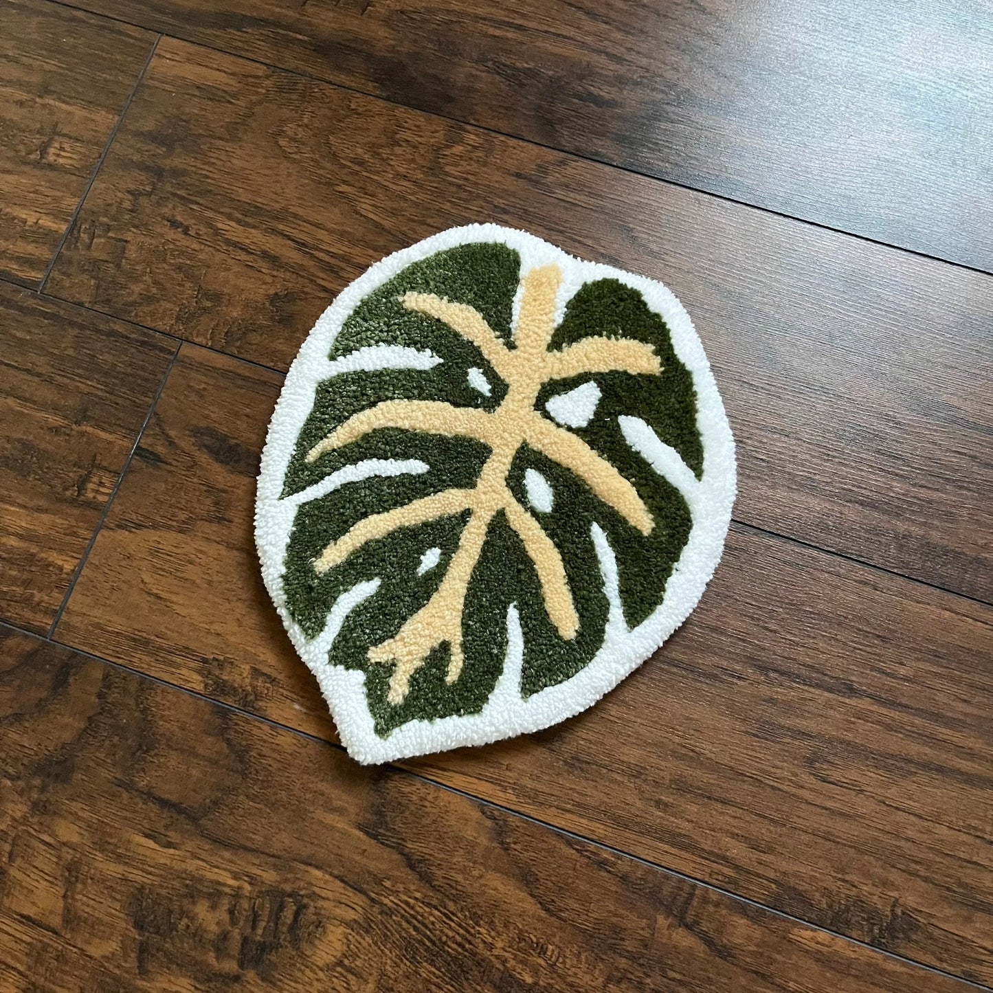 Small Leaf Rug